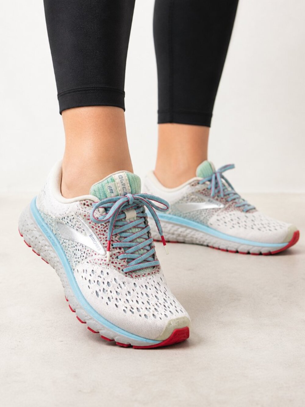 Brooks Glycerin 16 Women’s Sizes 9 B Running Shoe White Aqua Red Cushioned